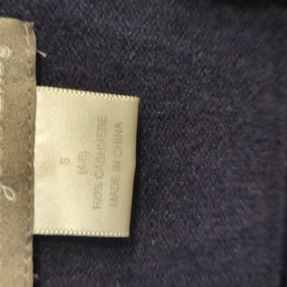 Tommy Bahama 100% Cashmere Pullover Sweater V-Neck Small 4/6 Quiet Luxury - Picture 10 of 13